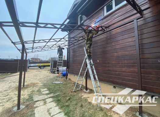 Навес примыкающий к дому для парковки одного автомобиля №69 - фото 1643