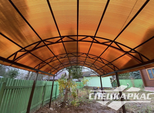 Металлический навес для машины с покрытием из сотового поликарбоната №76 - фото 1716